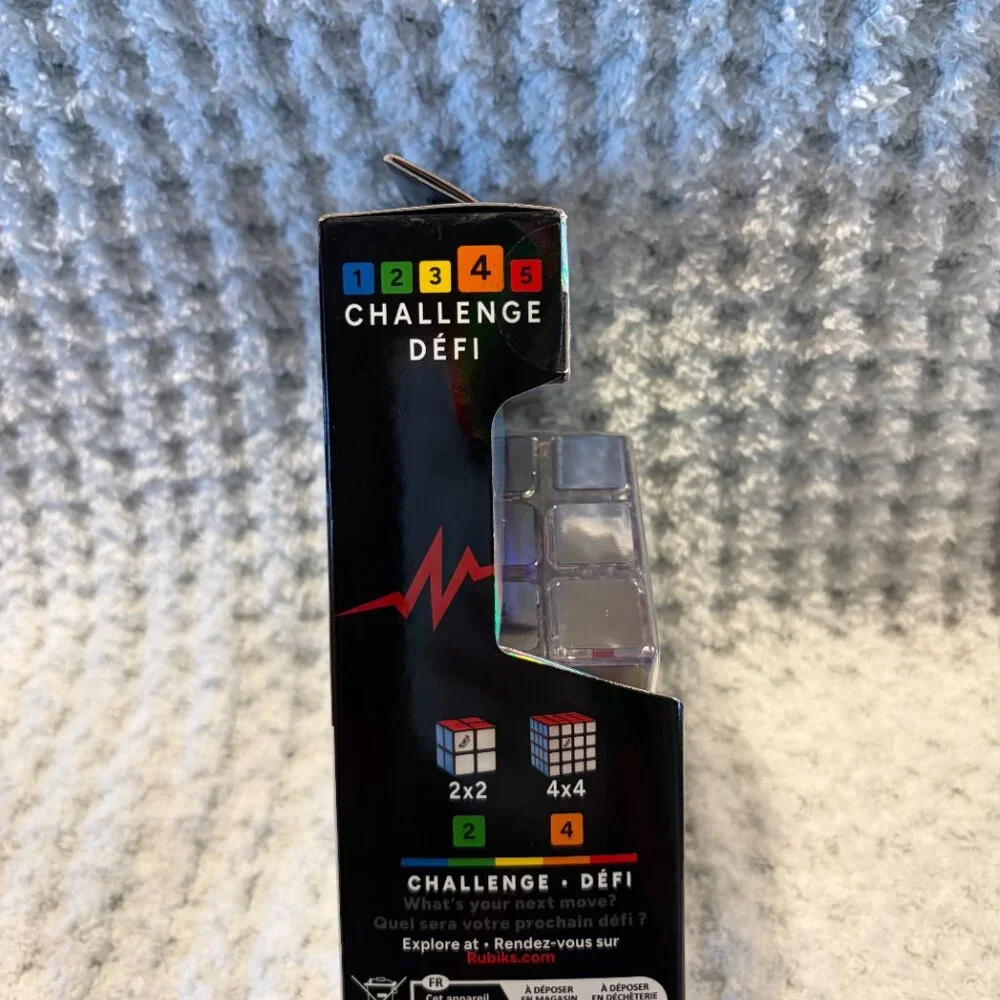 Official Rubik’s Pulse Light Up Cube Game Solve Before Lights Out NIB